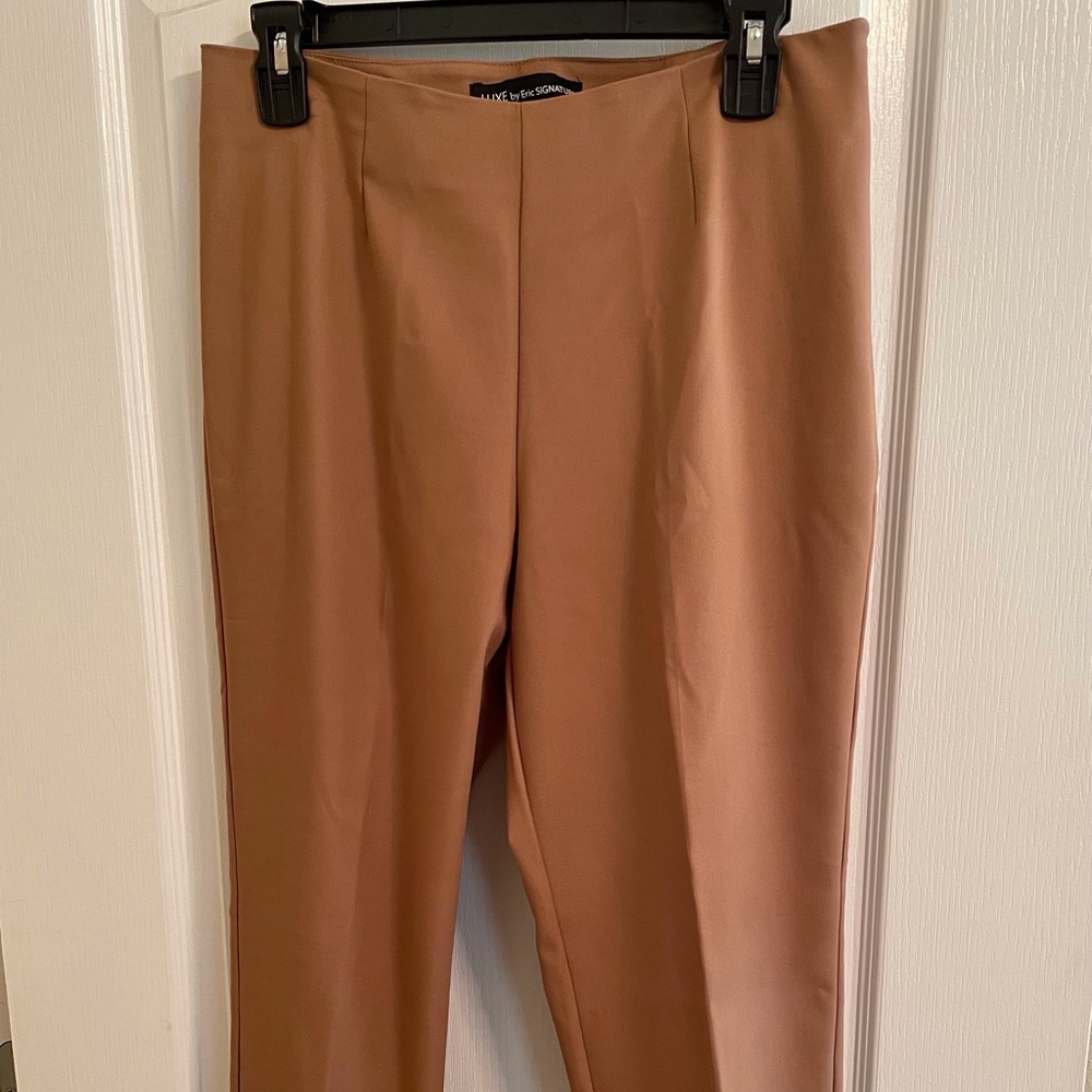 LUXE by Eric Signature slim straight Carmel color dress pant size 8